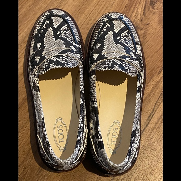 NWT TOD’’S New Light Penny Loafer - Picture 2 of 8
